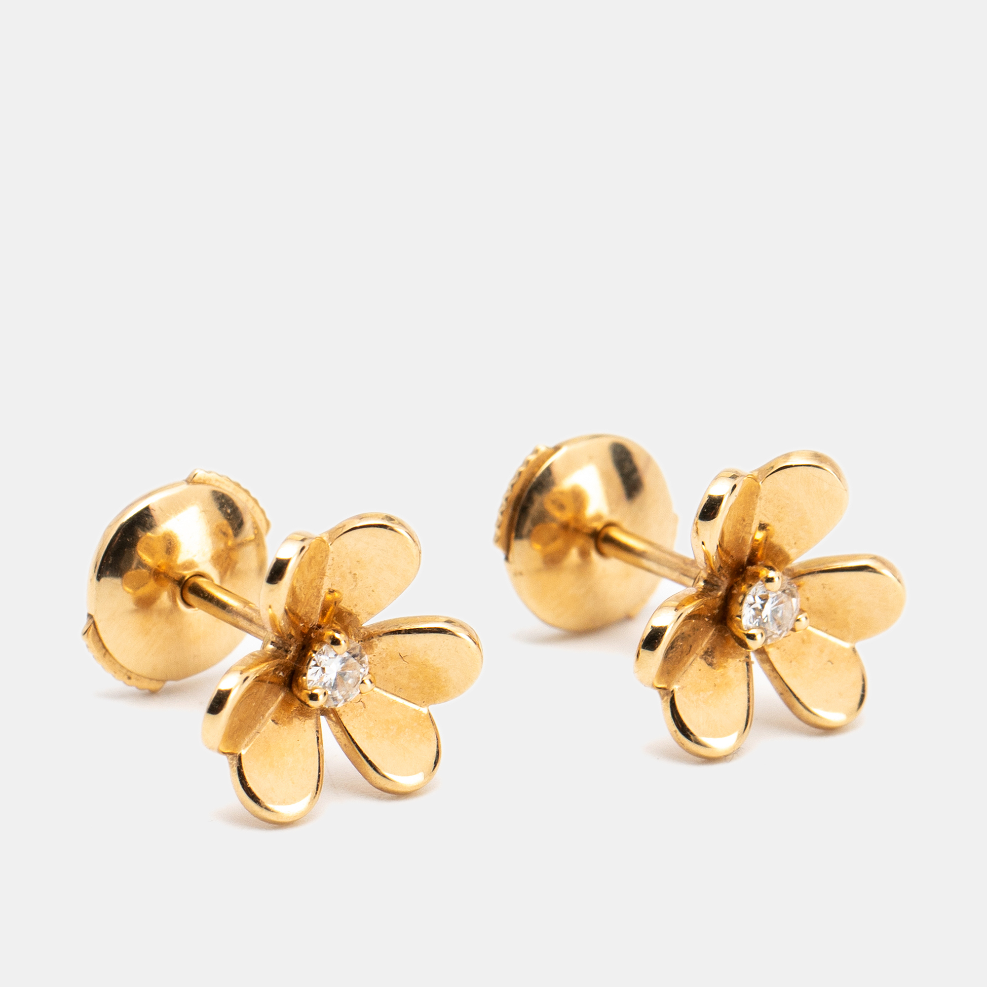 

Van Cleef & Arpels Frivole Diamonds 18k Yellow Gold Stud Earrings