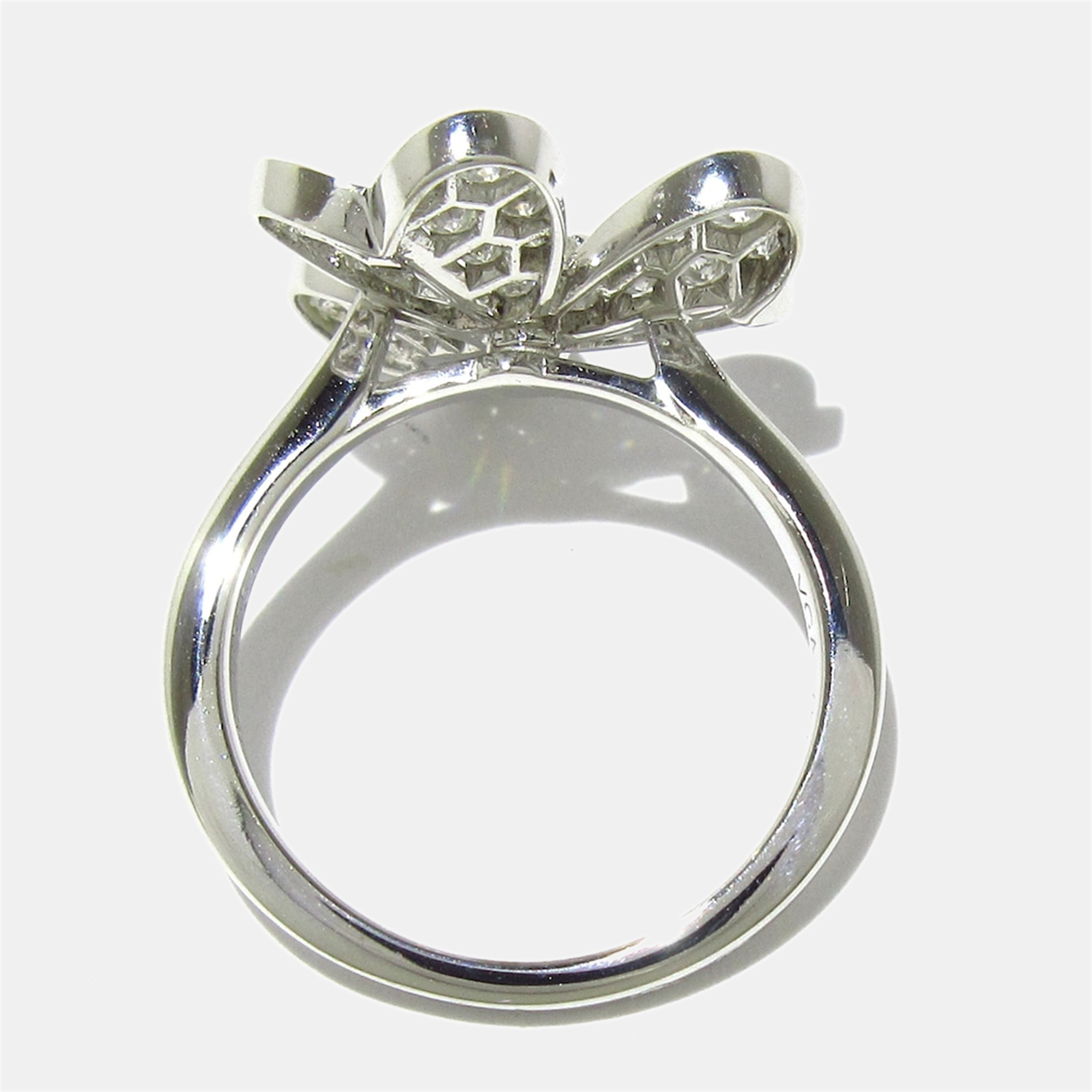 

Van Cleef & Arpels White Gold Diamond Frivole ring Size 48