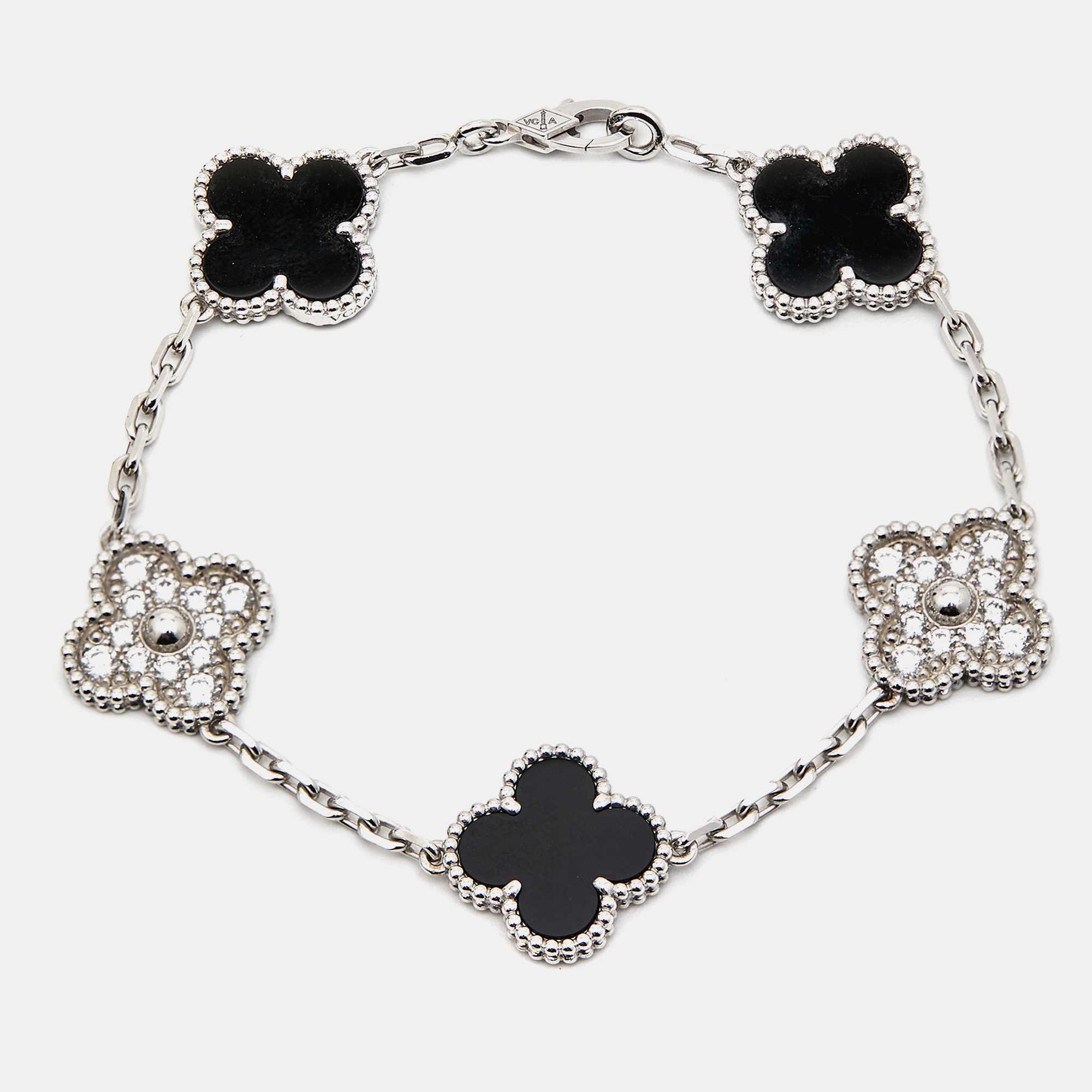 مملوكة مسبقًا Van Cleef & Arpels Vintage Alhambra Onyx Diamond 18k White Gold 5 Motif Station Bracelet