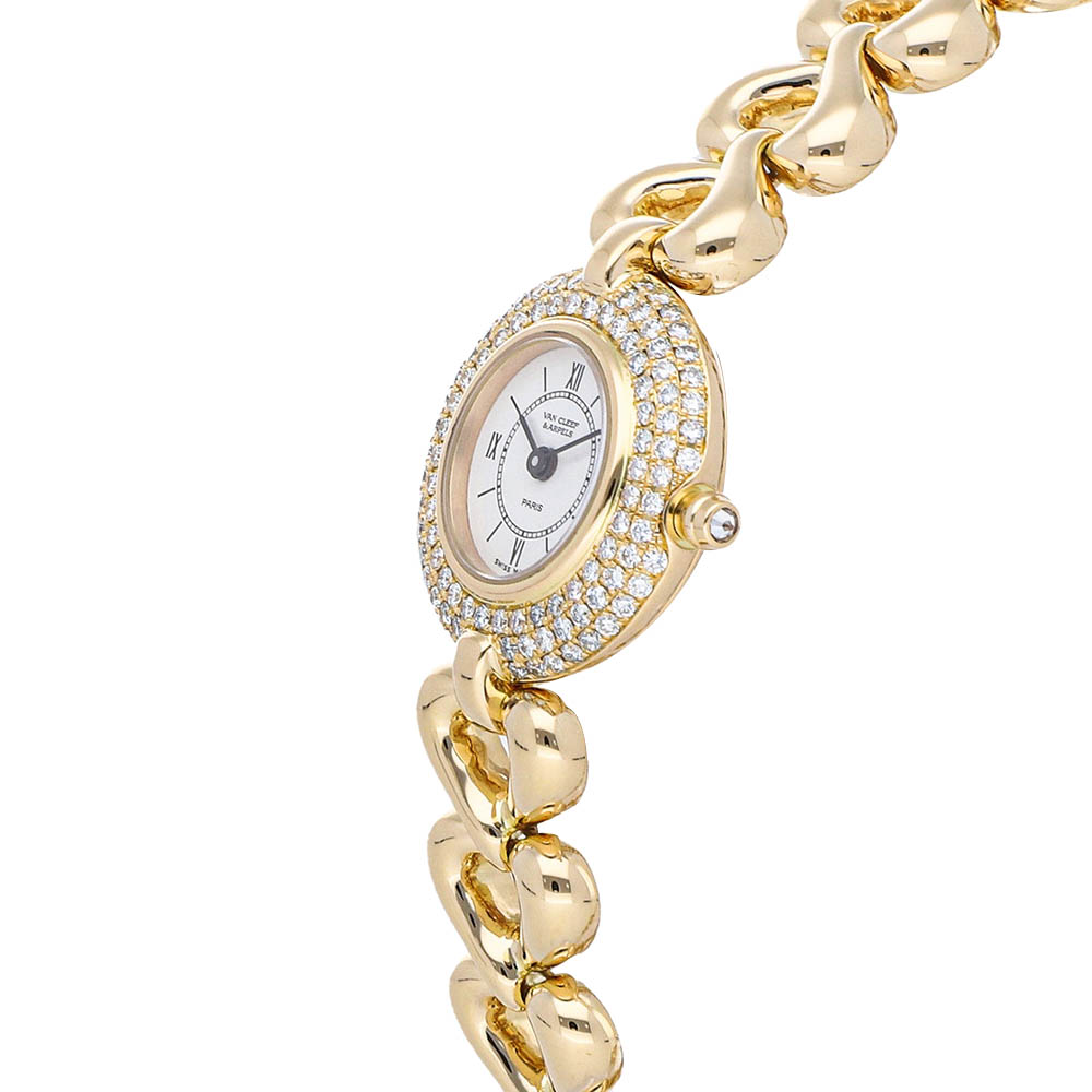 

Van Cleef & Arpels White Diamonds