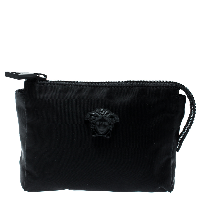 مملوكة مسبقًا Versace Black Nylon Medusa Pochette