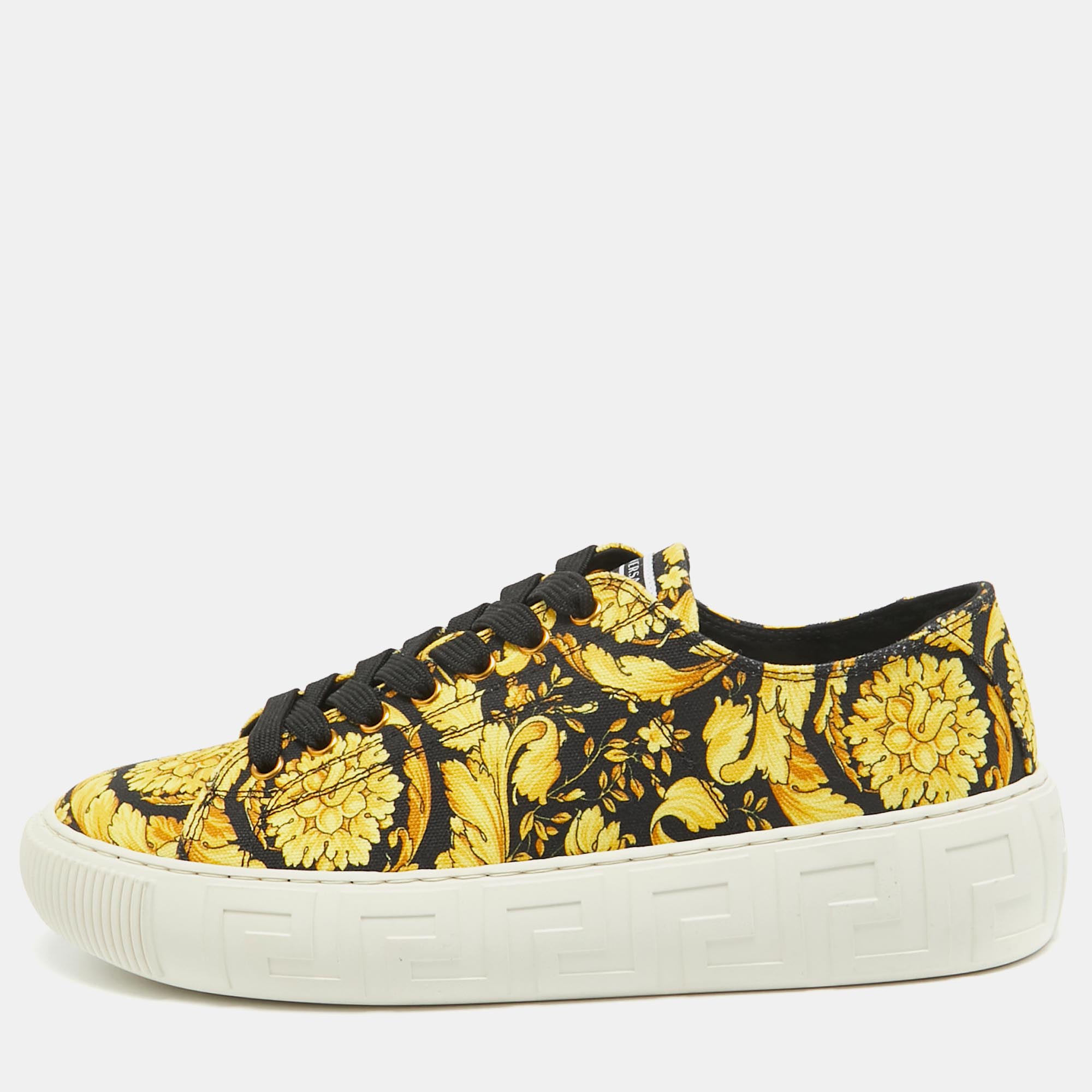 Designed to elevate your style quotient and give you comfort at the same time Versace brings you these lovely sneakers. Theyve been crafted from canvas and designed with Barocco prints lace ties and rubber soles.