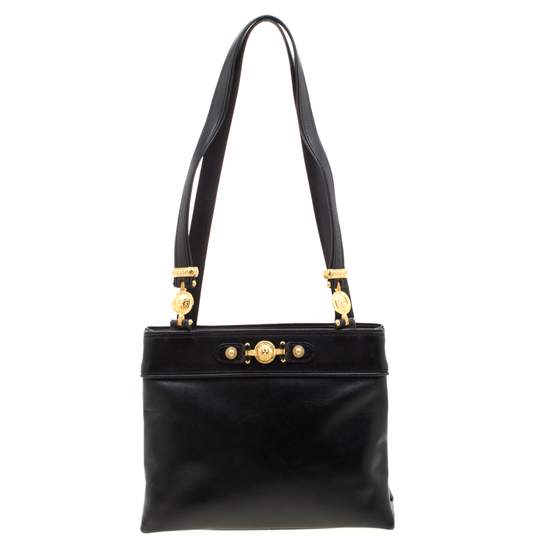 مملوكة مسبقًا Versace Black Leather Shoulder Bag