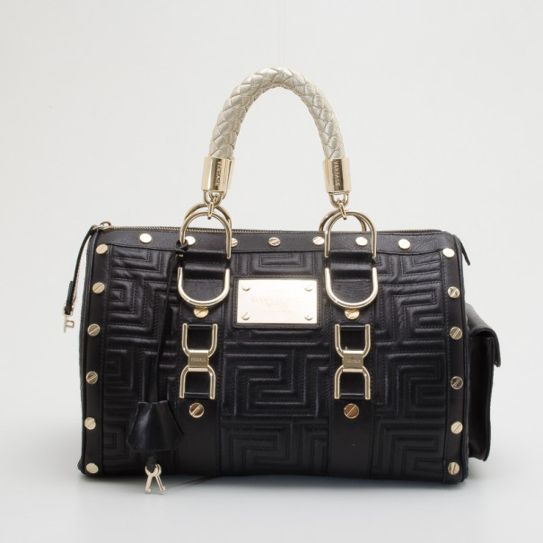 مملوكة مسبقًا Versace Black Quilted ‘Snap Out Of It’ Satchel