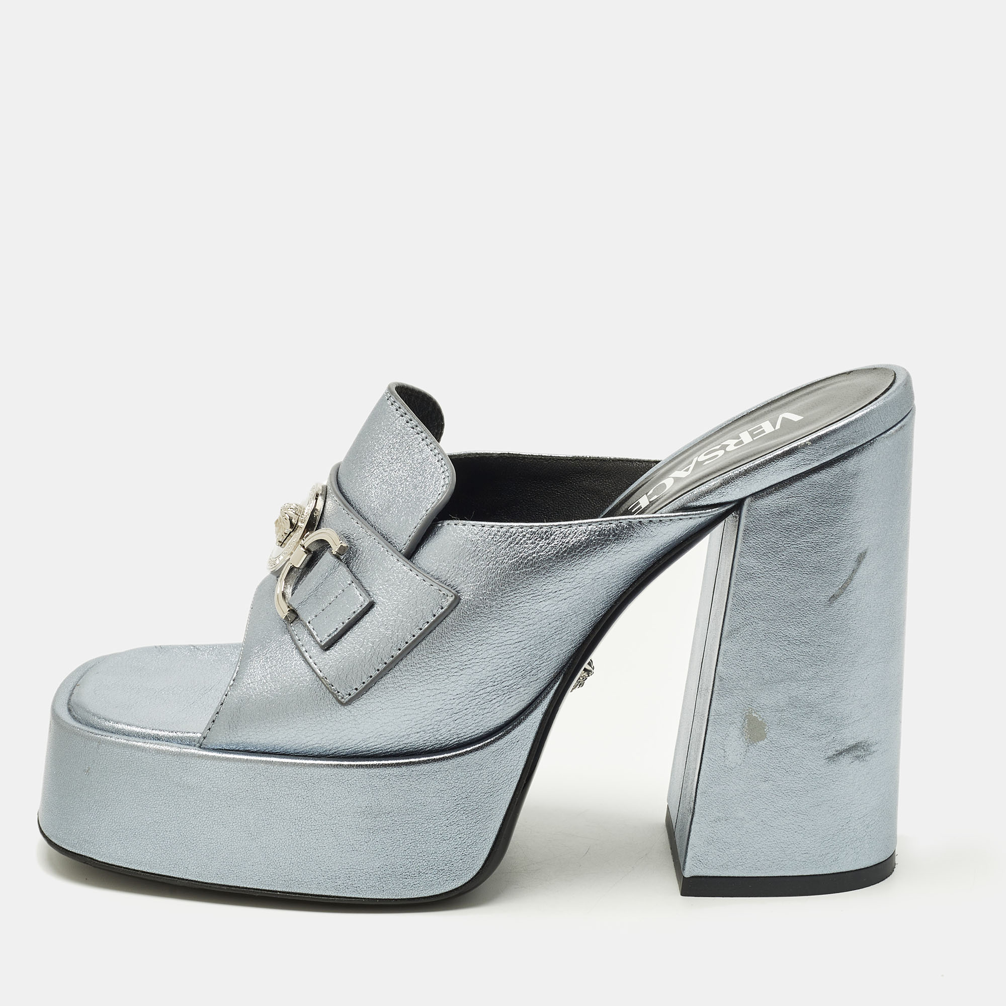 Click to view more detailed imagery on our partner's website Pre-owned Versace Medusa Size 37 Metallic Leather Platform Sandals In Silver