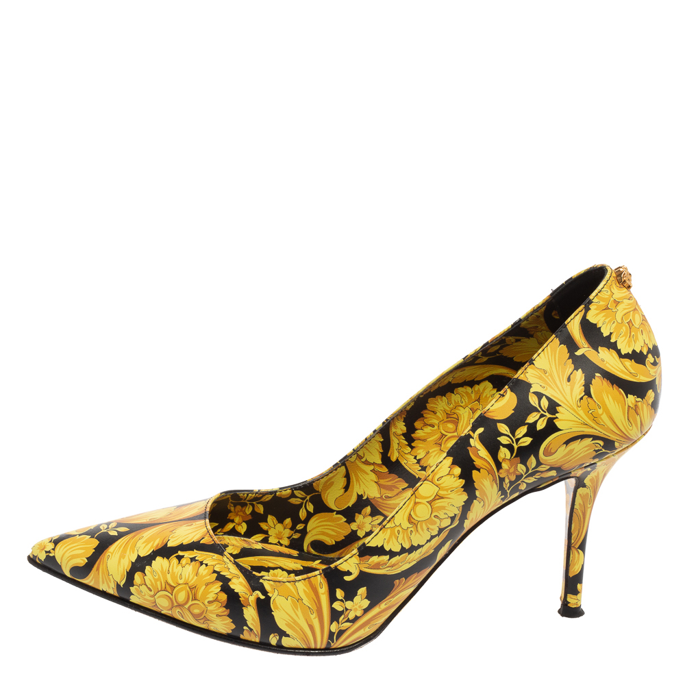 

Versace Yellow/Black Barocco Print Leather Pointed-Toe Pumps Size