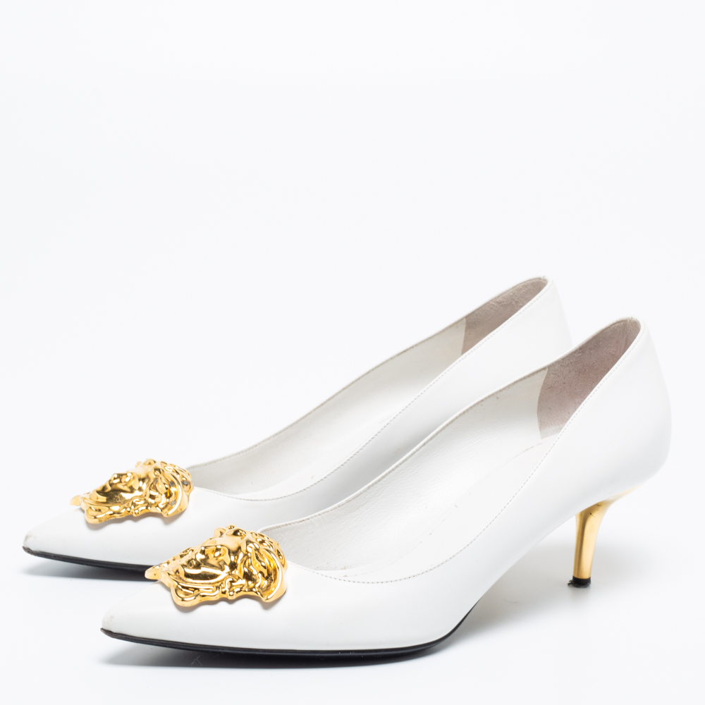 

Versace White Leather Medusa Pointed Pumps Size