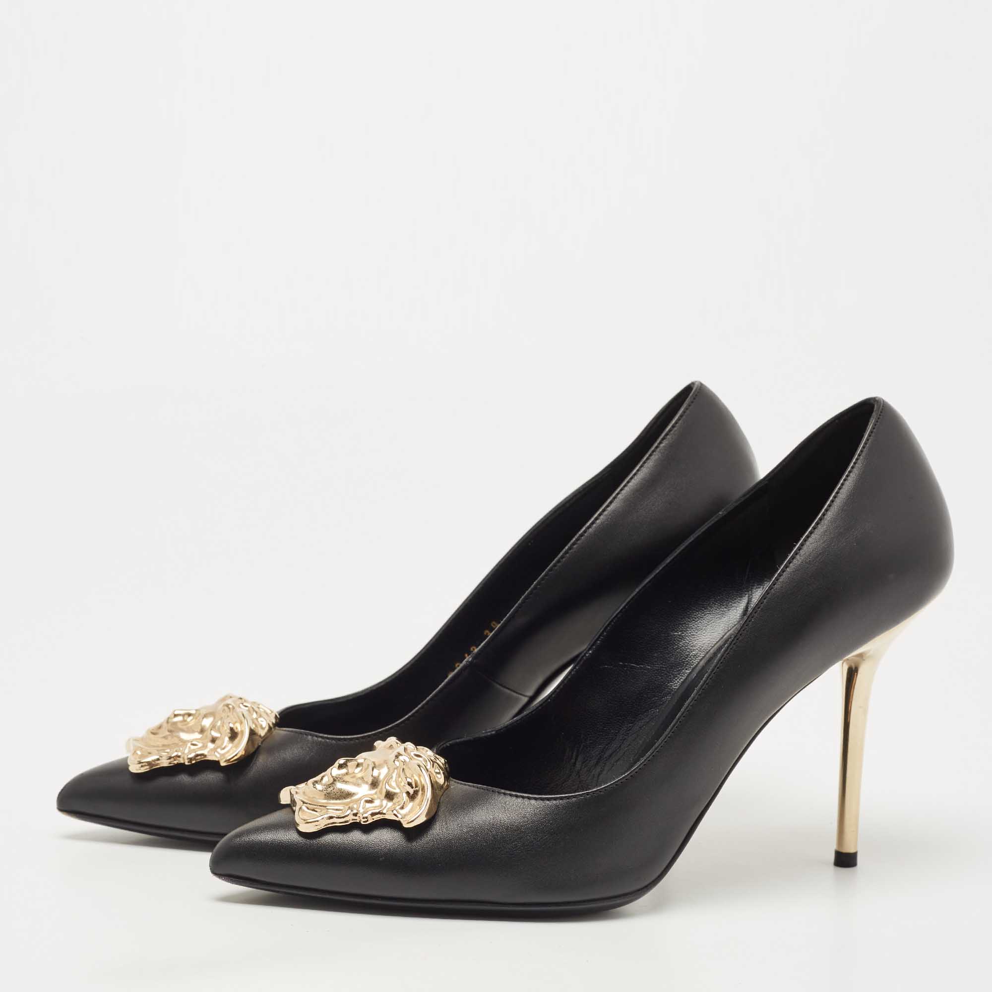 

Versace Black Leather Medusa Pointed Toe Pumps Size