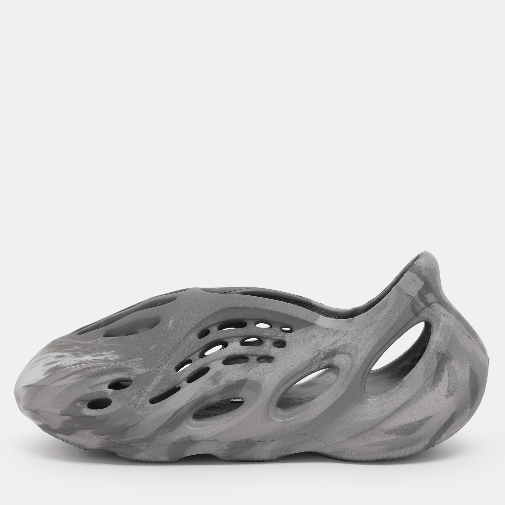 

Yeezy x Adidas Grey Rubber Foam RNNR MXT Moon Gray Sneakers Size 40.5