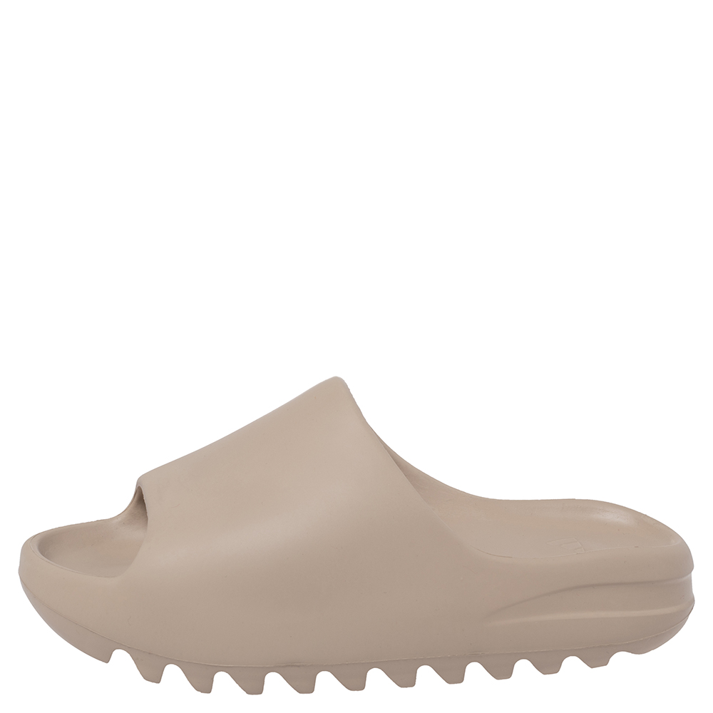 

Yeezy x Adidas Beige Rubber Pure Flat Slides Size