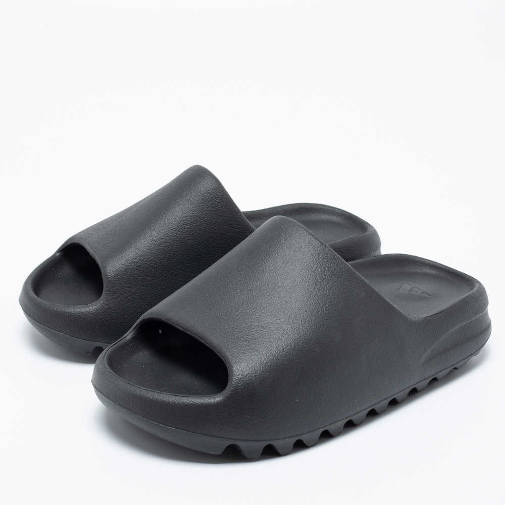 

Yezzy X Adiddas Black Rubber Pure Slides Size