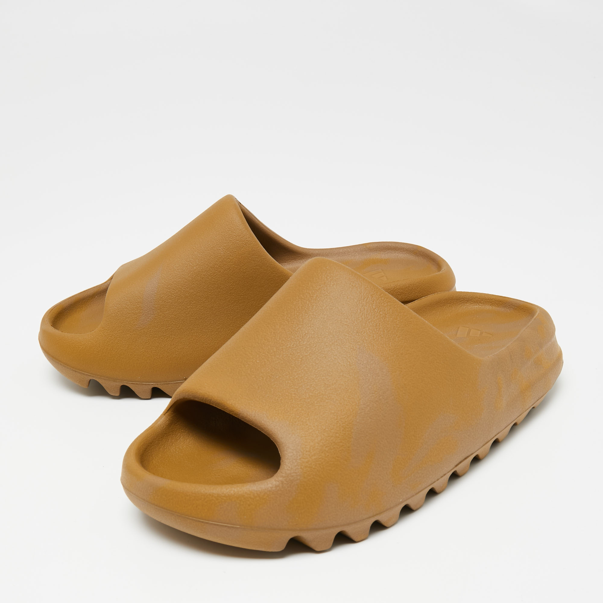 

Yeezy x Adidas Brown Rubber Ochre Slides Size