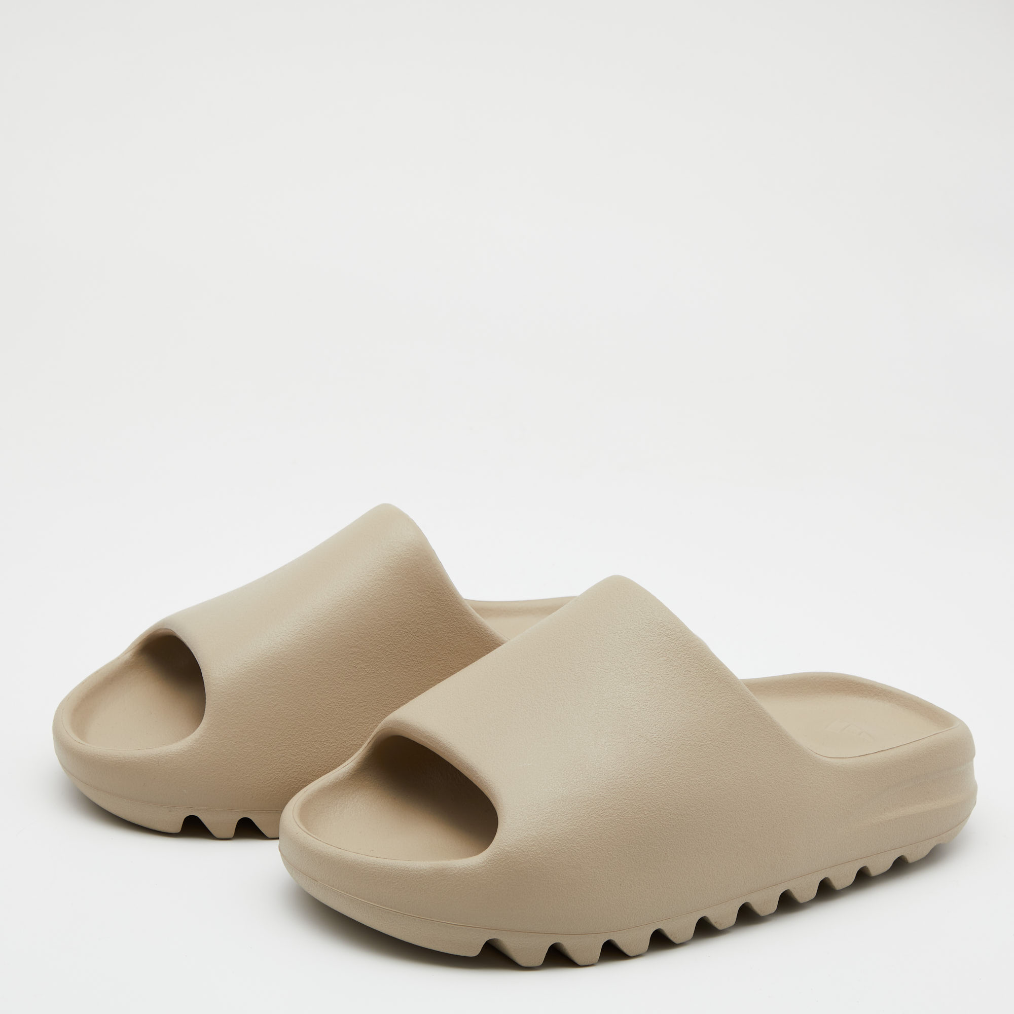 

Yeezy x Adidas Beige Rubber Slide Pure Size