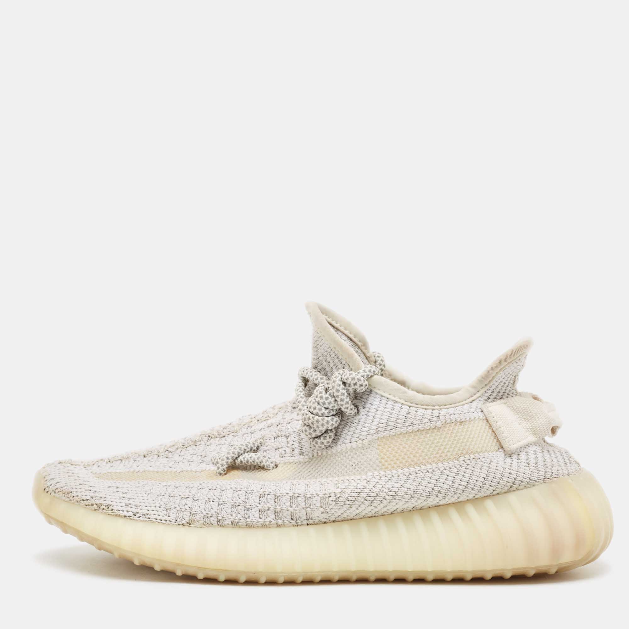 

Yeezy x Adidas Grey Leather, Fabric Boost 350 V2 Sneakers Size, White