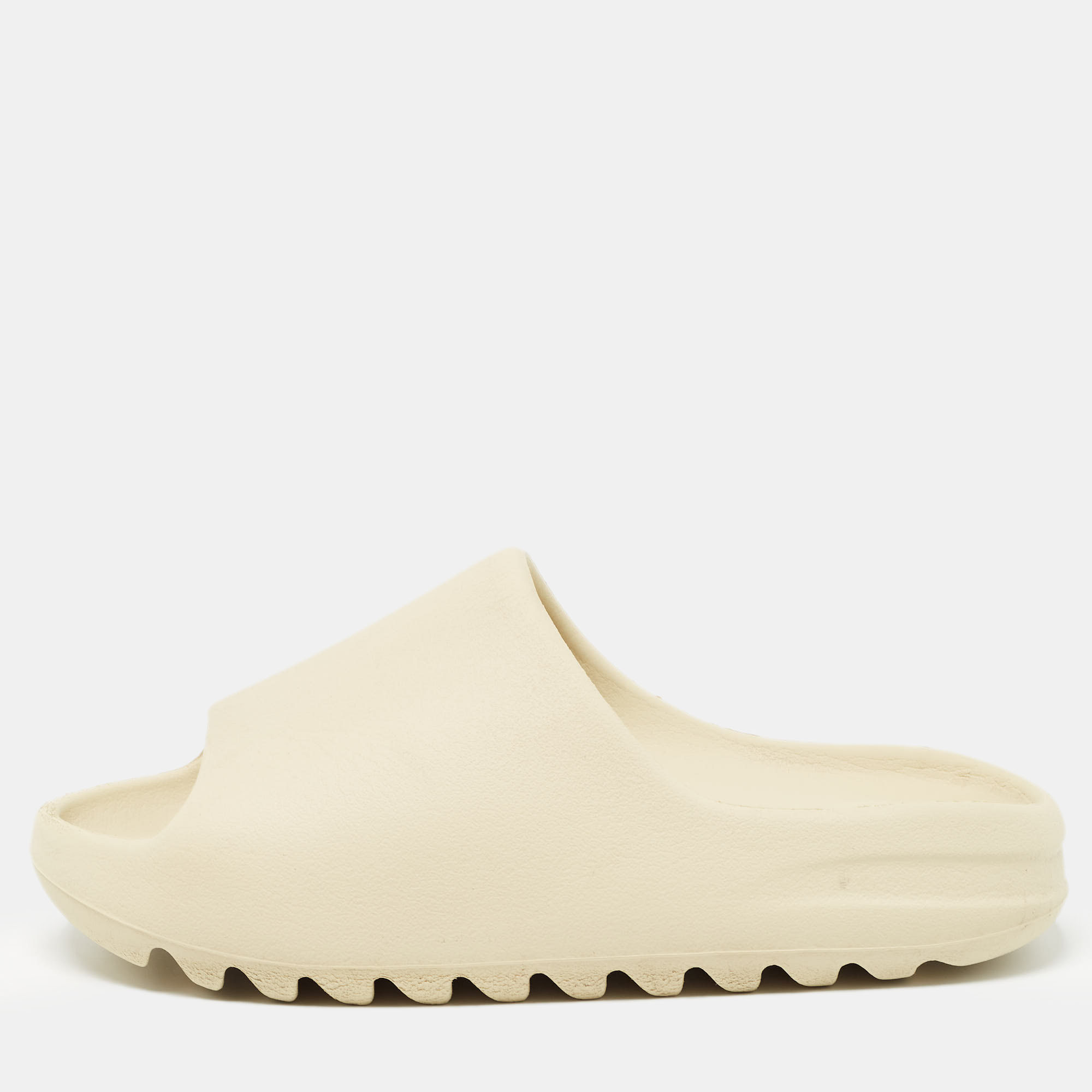 

Yeezy x Adidas Cream Rubber Bone Slides Size 39