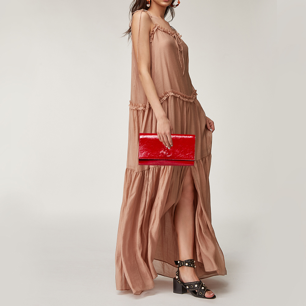 

Yves Saint Laurent Red Patent Leather Belle De Jour Flap Clutch