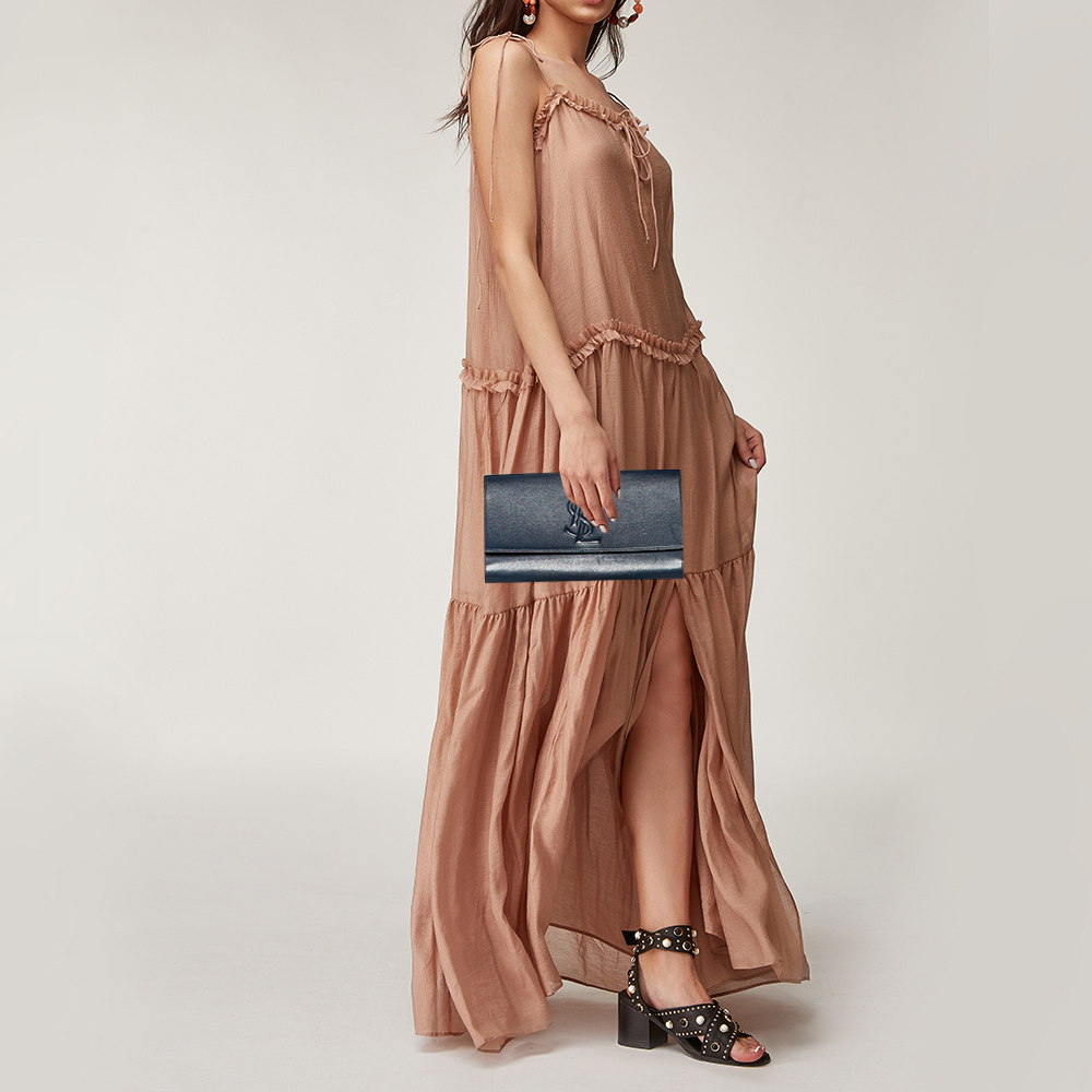 

Yves Saint Laurent Navy Blue Leather Belle De Jour Flap Clutch