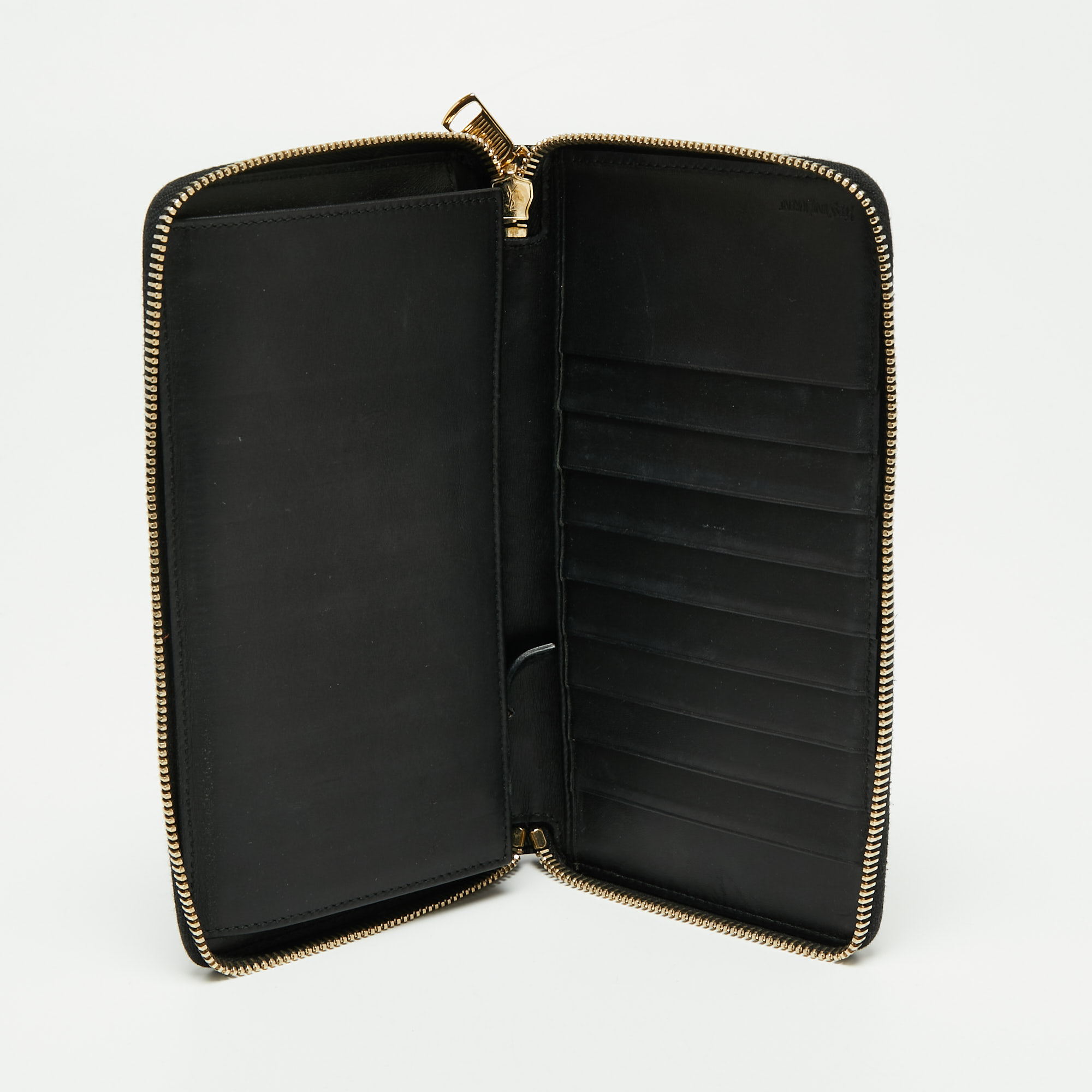 

Yves Saint Laurent Black Patent Leather Belle De Jour Zip Around Wallet