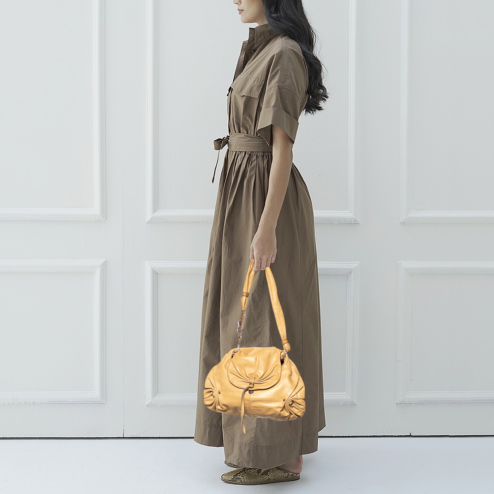 

Yves Saint Laurent By Tom Ford Tan Leather Gathered Shoulder Bag