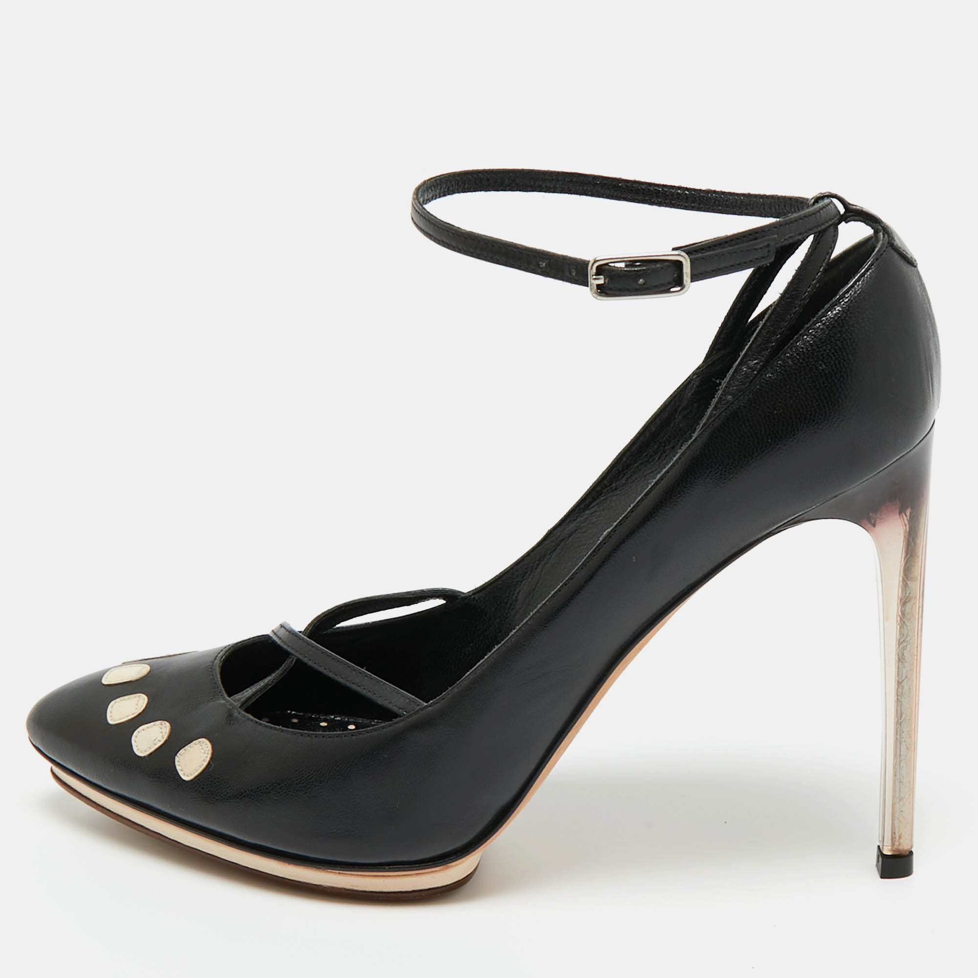 

Yves Saint Laurent Black Leather Pointed Toe Pumps Size