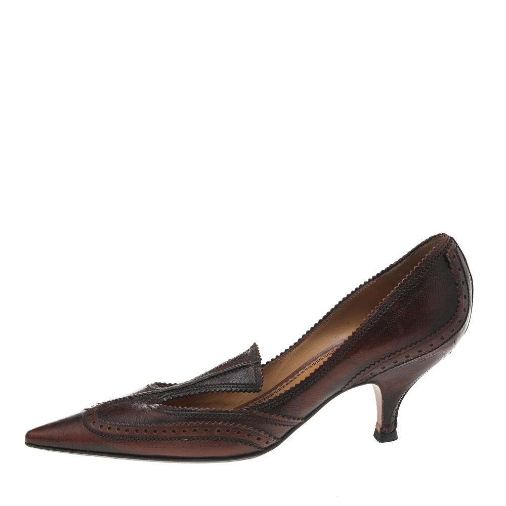 

Yves Saint Laurent Brown Leather Pointed Toe Pumps Size