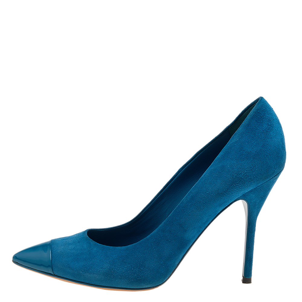 

Yves Saint Laurent Blue Suede And Patent Leather Pointed Toe Pumps Size