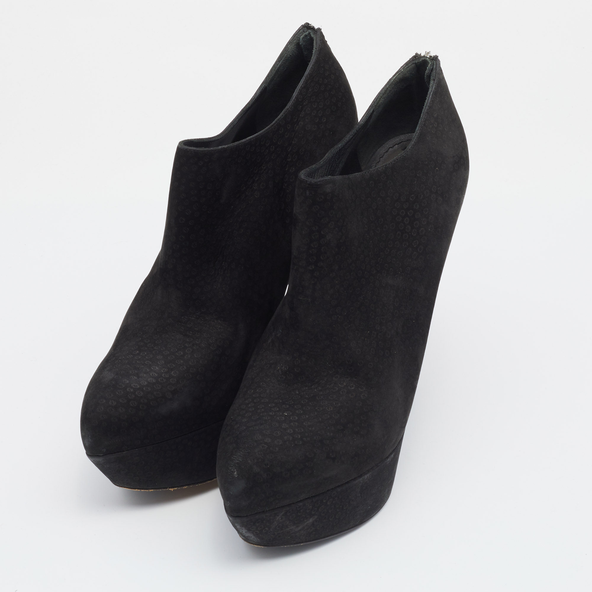 

Yves Saint Laurent Black Textured Nubuck Leather Platform Booties Size