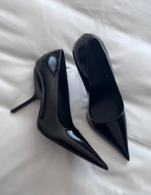 Salvatore Ferragamo Black Patent Leather Eva Pumps Size 38.5