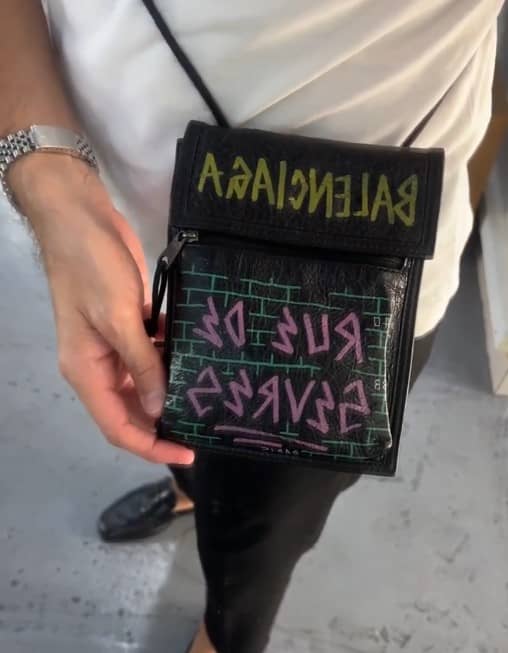 Balenciaga black explorer pouch best sale